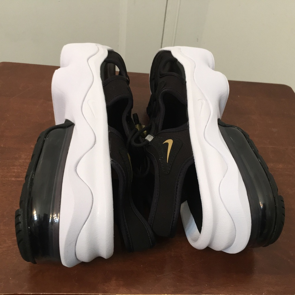Nike Women’s Air Max Koko Black/White Sandal brand new without box size US10 - Picture 4 of 9